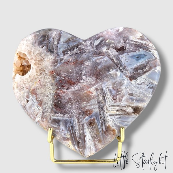 Roze amethist hart op standaard